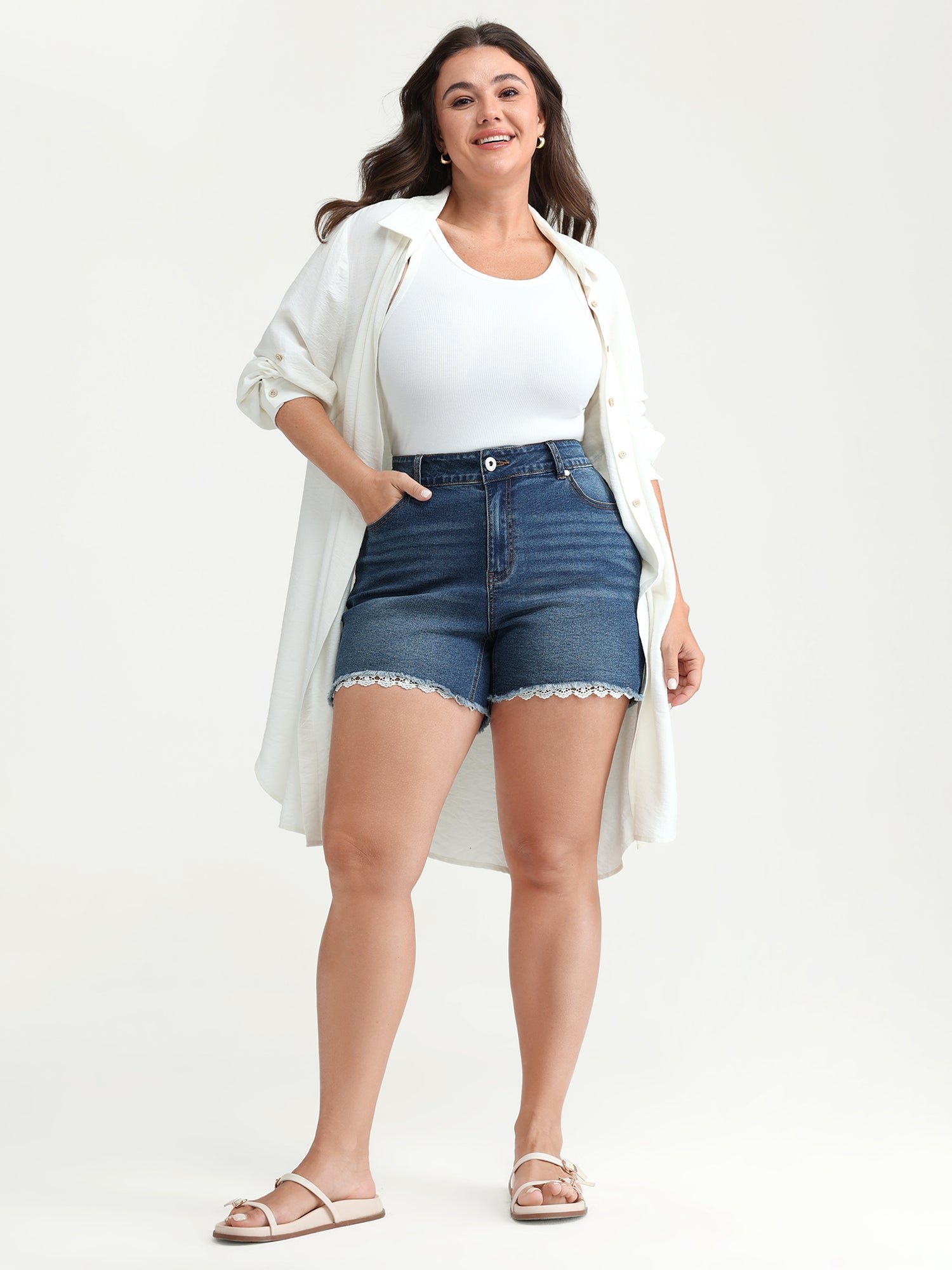 664203093_li.jpg Stretchy Skinny-Fit Lace Trim Stitch Denim Shorts - Image 1