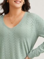 Texture V Neck Lightweight Pullover - Image 6